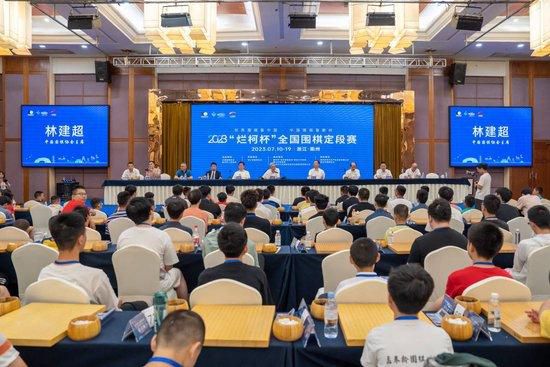 黛安娜到英国后，给我发了几封电报，我没有回。
